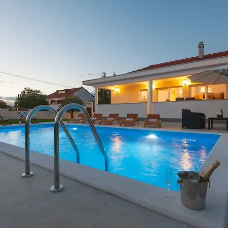 Vila Karla - Zadar Debeljak