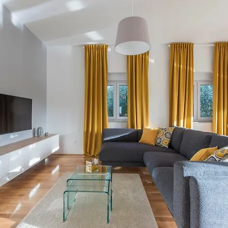 Karla - Zadar * Debeljak