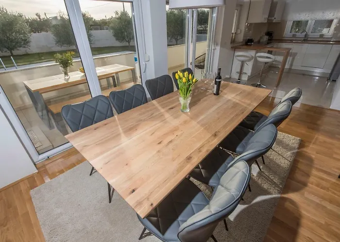 Karla - Zadar * Debeljak